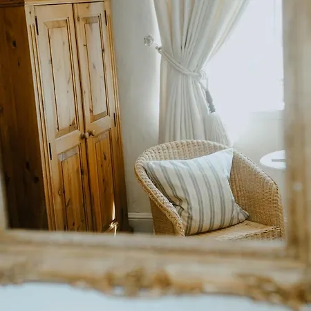 Toghill House Farm B&B 윅