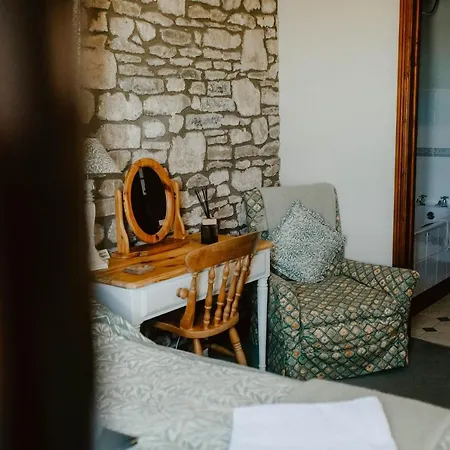 Toghill House Farm 4* Wick (Gloucestershire)